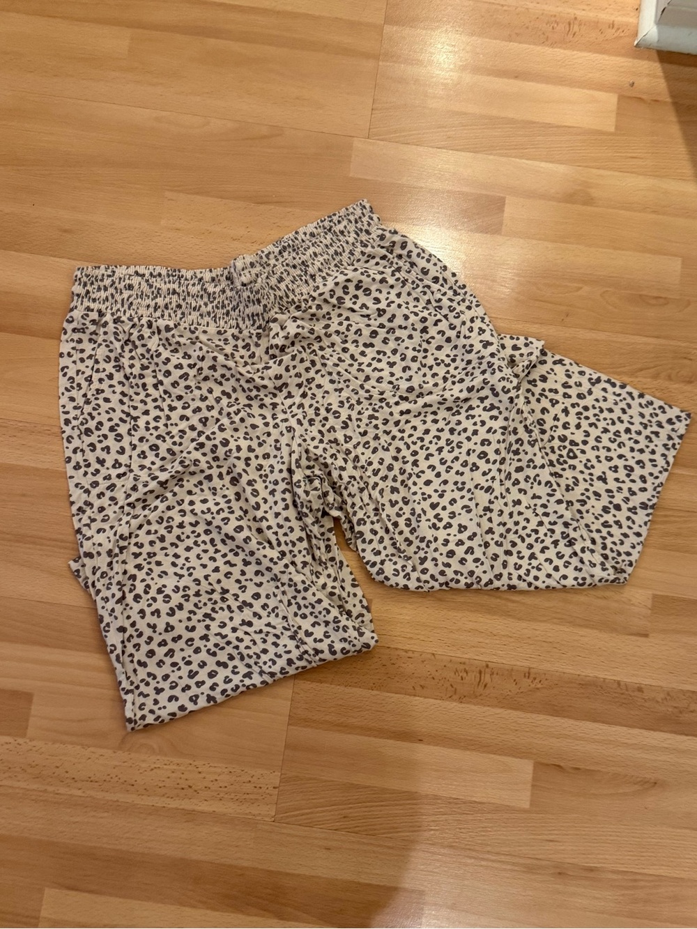 Women's Cream Leopard Print soma cropped cool nights sleep pants